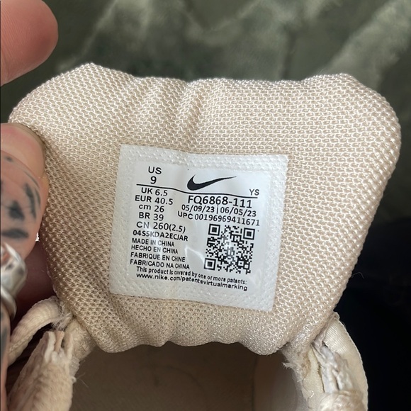 Nike Vomero 5 // Women’s Size 9 - Picture 2 of 8